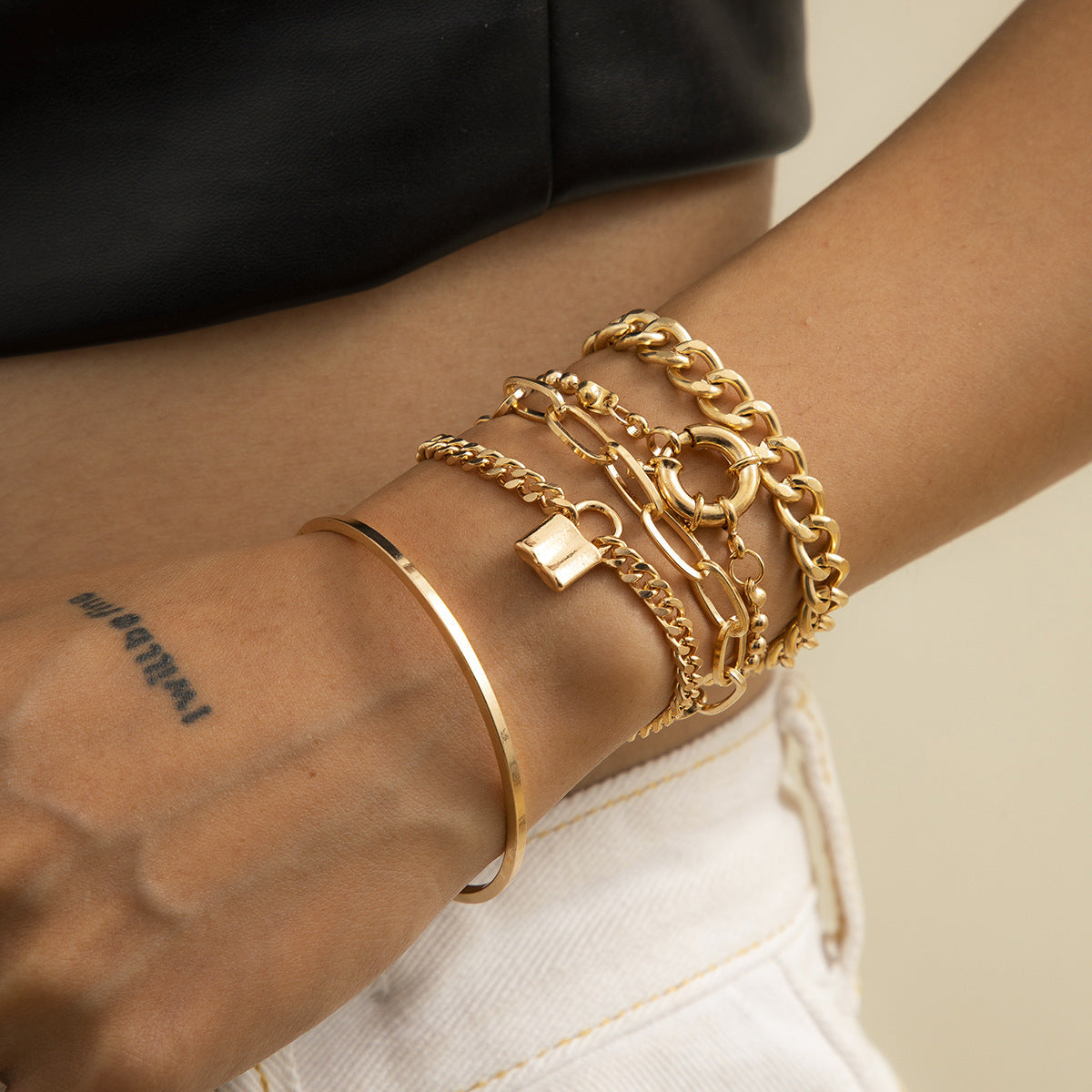 Multi-element Geometric Round Buckle Set Bracelet