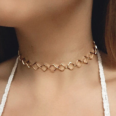 Hollow Diamond Clavicle Chain Necklace
