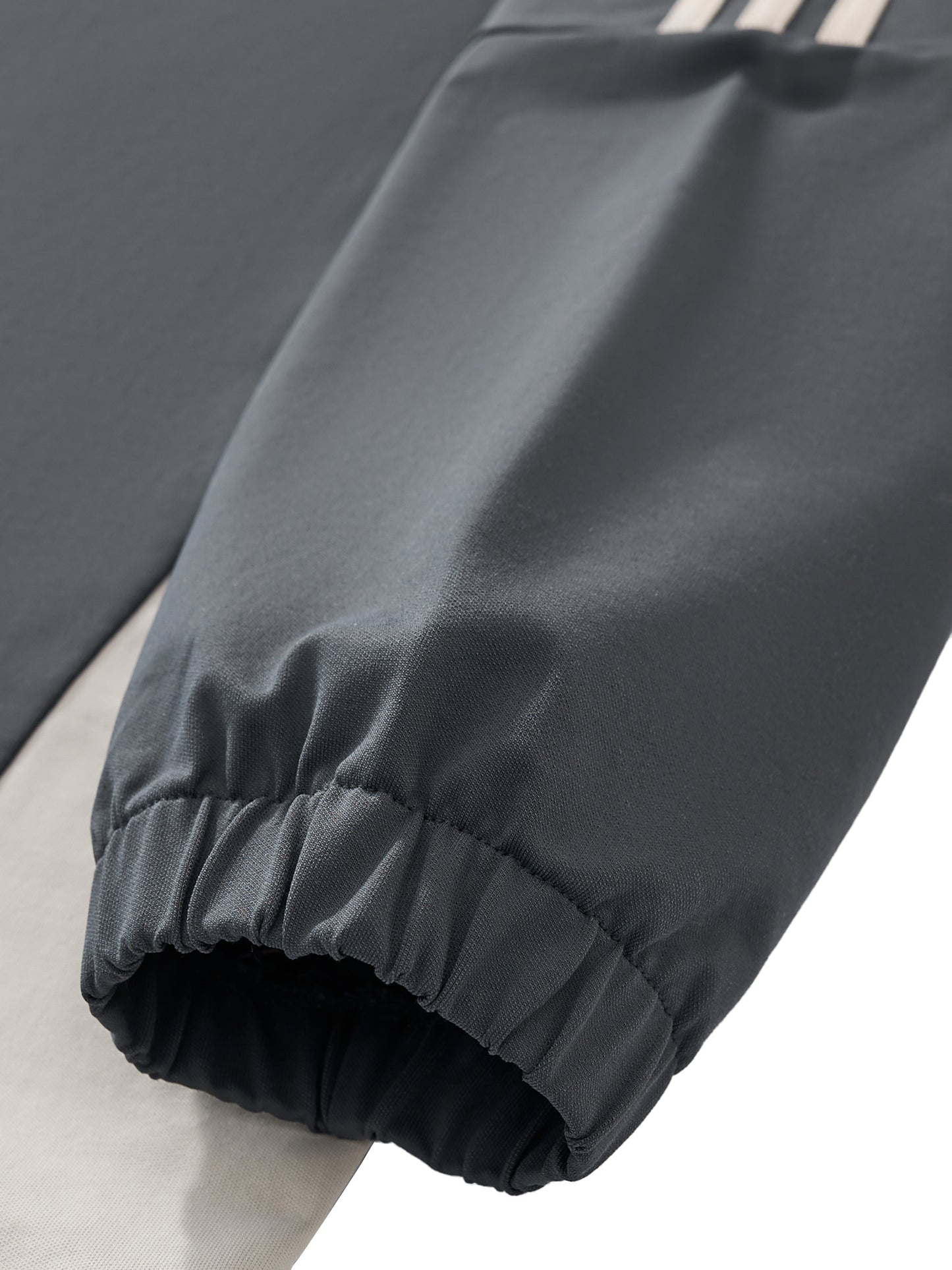 V-Neck Long-Sleeve